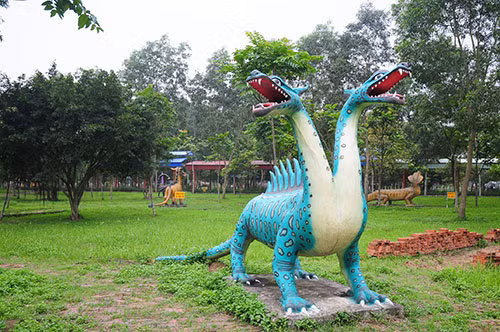 Bức tượng này mô tả quái vật 2 đầu, 4 chân.