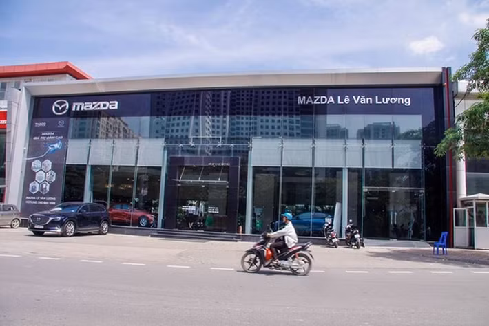 Dự án bãi đỗ xe kết hợp trồng cây xanh tại khu đất "vàng" số 68 Lê Văn Lương của Công ty Sông Hồng rộng 6.531 m2, được đánh giá là khu đất nằm ở vị trí đắc địa góc ngã tư đường Lê Văn Lương, Hoàng Minh Giám lâu nay đang bịt kín một mặt của công viên hồ điều hoà Nhân Chính. 