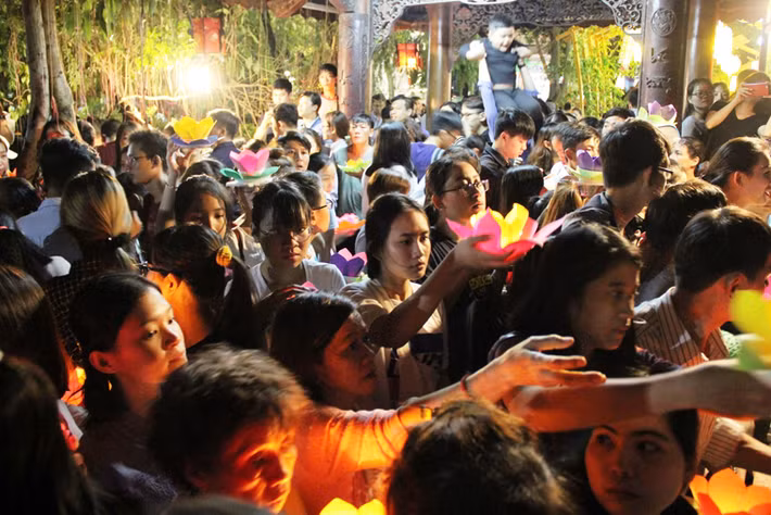 Đạo hiếu luôn có sẵn trong tâm thức của mỗi người, đứng đầu tiên trong đạo làm người.