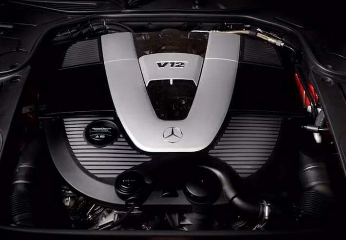 Mức giá của các phiên band khác bao gồm; Mercedes-Benz S 450 Luxury 2018 là 4,759 tỷ đồng. Mercedes-Maybach S 450 4MATIC 2018: giá 7,219 tỷ đồng. Mercedes-Maybach S 560 4MATIC 2018: giá 11,099 tỷ đồng. Mercedes-Maybach S 650 2018: giá 14,499 tỷ đồng.