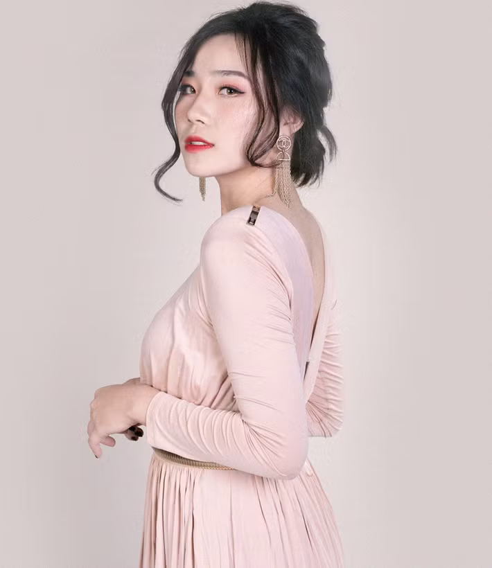 Nguyễn Minh Anh, 20 tuổi, sinh viên lớp Báo chí K36. Thông qua cuộc thi năm nay, Minh Anh hy vọng có thể khẳng định bản thân.