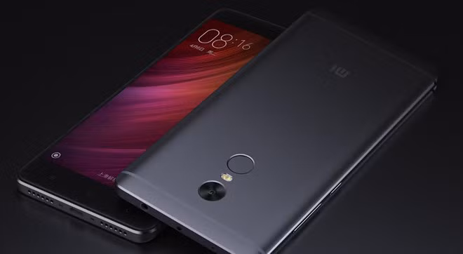 Xiaomi Redmi Note 4 (4,2 triệu): Sở hữu chip di động tầm trung Snapdragon 625 khá mạnh của Qualcomm, Redmi Note 4 là model đáng cân nhắc cho nhu cầu chơi game với RAM 3 GB, pin 4.100 mAh. Camera chính của Redmi Note 4 có độ phân giải 13 MP và máy ảnh selfie 5 MP.