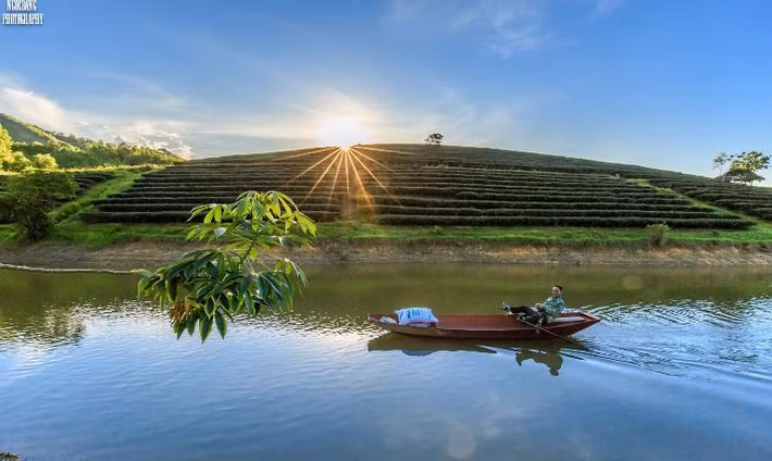 Vào mùa hè và mùa thu, các thung lũng có thêm tiếng cười nói của mọi người vì nơi đây đang là điểm đến yêu thích của những ai muốn thưởng ngoạn sự yên ả và mộng mơ.
