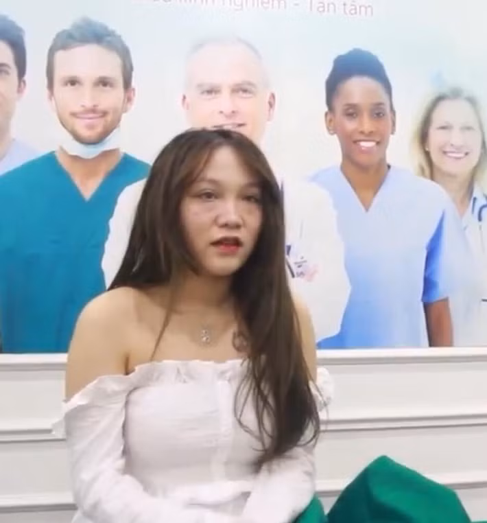 Có lẽ nhiều người chỉ biết đến nữ stream Hera Kiều Anh với những bức ảnh khoe khuôn mặt ưa nhìn không tì vết cùng với thân hình vô cùng nuột nà. Nhưng khi những hình ảnh tàn tạ của cô nàng này được "lên sóng" khiến nhiều người bất ngờ.