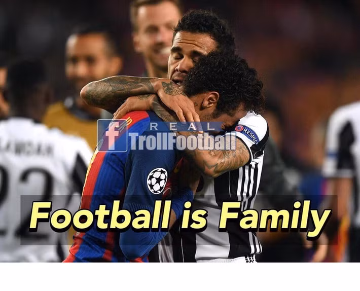 Sau những giọt nước mắt của Neymar Jr, dân mạng đã đưa ra bức ảnh chế sự đồng cảm của người đồng hương với cầu thủ người Brazil này nhưng đang khoác áo Juventus là Dani Alves. Ảnh: Troll Football