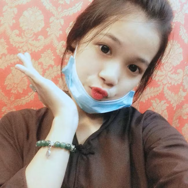 Cùng ngắm vẻ đẹp khiến nhiều người chú ý của hot girl khẩu trang bất ngờ nổi tiếng thời gian qua. Ảnh sử dụng trong bài: Beat/Facebook.