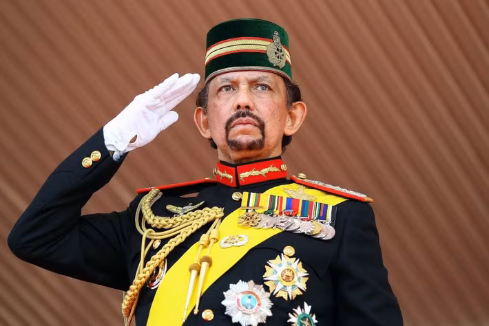 Với tài sản ước tính 20 tỷ USD, đức vua Brunei - Sultan Hassanal Bolkiah trở thành vị quân vương giàu có bậc nhất thế giới. Ảnh: ABC.