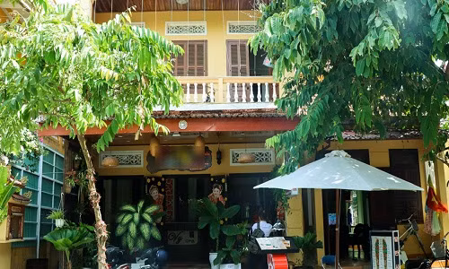 Sau khi Trần Tiểu Vy (sinh năm 2000 tại Hội An) trở thành Hoa hậu Việt Nam 2018, người dân phố Hội cũng bày tỏ sự vui mừng, tự hào trên mạng xã hội. Ngôi nhà của gia đình Hoa hậu Trần Tiểu Vy được nhiều người đến thăm, chúc mừng. Ngôi nhà được sơn vàng phù hợp với màu sắc ở Hội An, bên ngoài có nhiều cây xanh tạo nên vẻ hài hòa.
