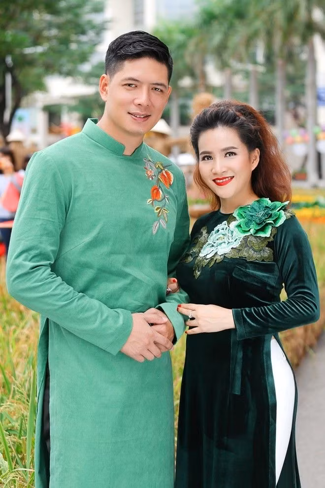 Anh Thơ từng là giám đốc marketing của một khách sạn lớn tại Sài Gòn. Cô cũng là giảng viên ĐH, từng du học nhiều năm tại nước ngoài. Trong giới kinh doanh, Anh Thơ là một trong những gương mặt thành công vô cùng có tiếng về lĩnh vực nhà hàng, khách sạn. Ảnh: Bestie.