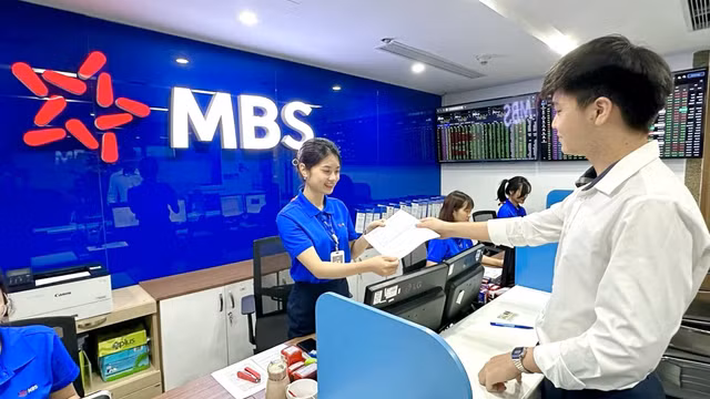 Chung khoan MB (MBS) chot ngay phat hanh 109 trieu co phieu