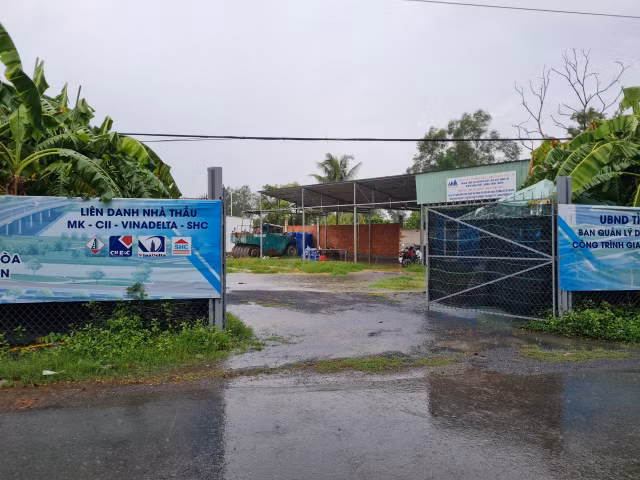 Dong Nai: Vi sao cau Thong Nhat khoi cong roi... dap chieu?