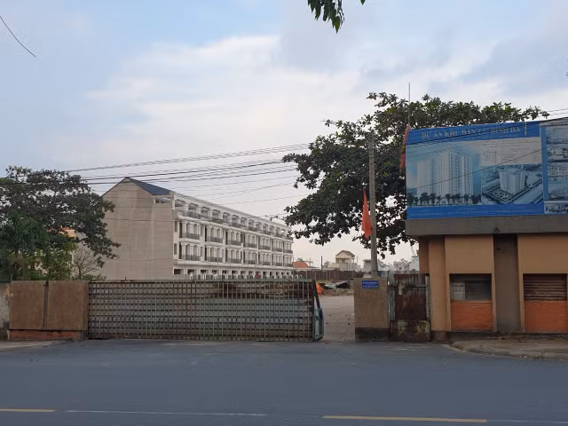 Dự án nhà Bình Đa của Dofico: 12 cán bộ cộm cán dính sai phạm - Hình 4 Du an nha Binh Da cua Dofico: 12 can bo com can dinh sai pham-Hinh-4