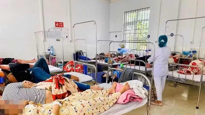 Vụ ngộ độc bánh mì ở Gia Lai: Số người nhập viện tăng lên gần 250 người