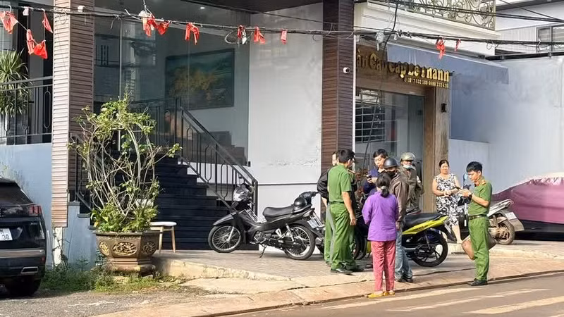 Công an Gia Lai điều tra vụ người phụ nữ ngã từ tầng 5 khách sạn tử vong