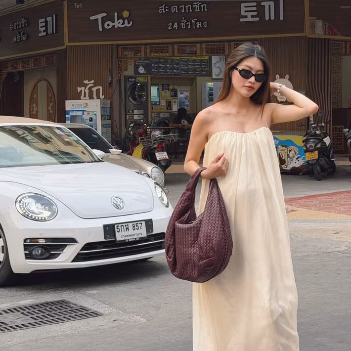 Chế Nguyễn Quỳnh Châu cho biết chồng luôn ủng hộ cô phát triển sự nghiệp dù mang bầu hay sinh con, chỉ cần chọn lọc công việc để không vất vả.