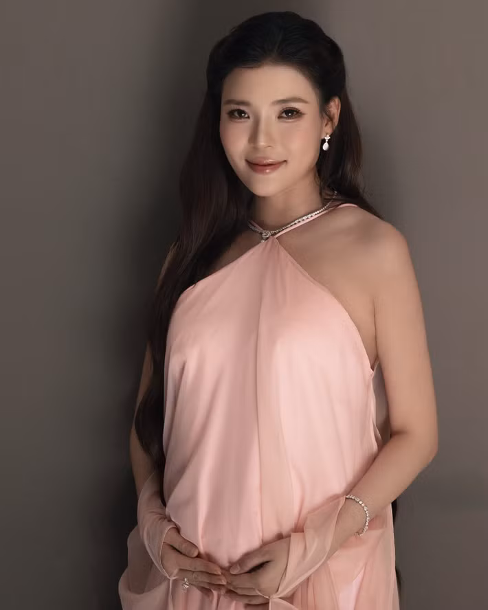 Hiện người hâm mộ đang chờ đợi khoảnh khắc Thúy Diễm và Lương Thế Thành chính thức đón thành viên mới. Với hành trình hôn nhân đã kéo dài một thập kỷ, thiên thần nhỏ được kỳ vọng sẽ viết thêm một chương hạnh phúc trong câu chuyện gia đình của cặp đôi.