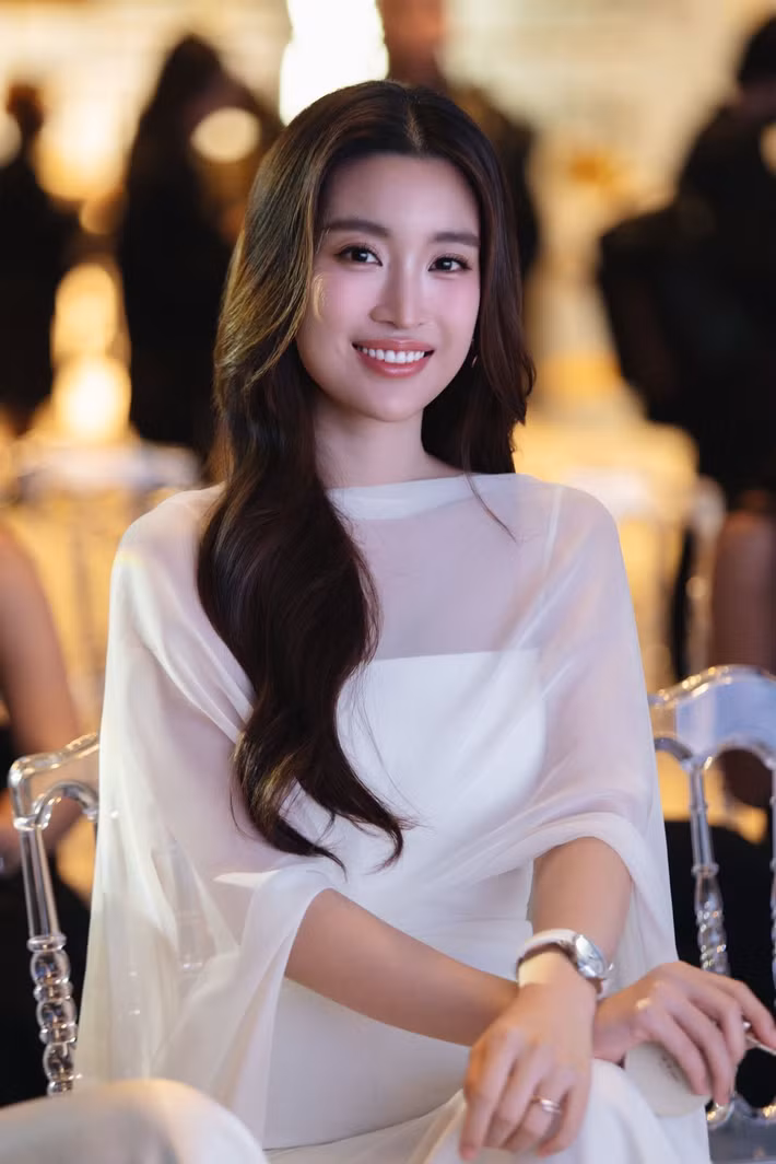 Sau 10 năm đăng quang, Đỗ Mỹ Linh vẫn giữ được sức hút nhờ nhan sắc ngày càng mặn mà, cuộc sống viên mãn và hình ảnh giản dị. Ảnh: FB Đỗ Mỹ Linh