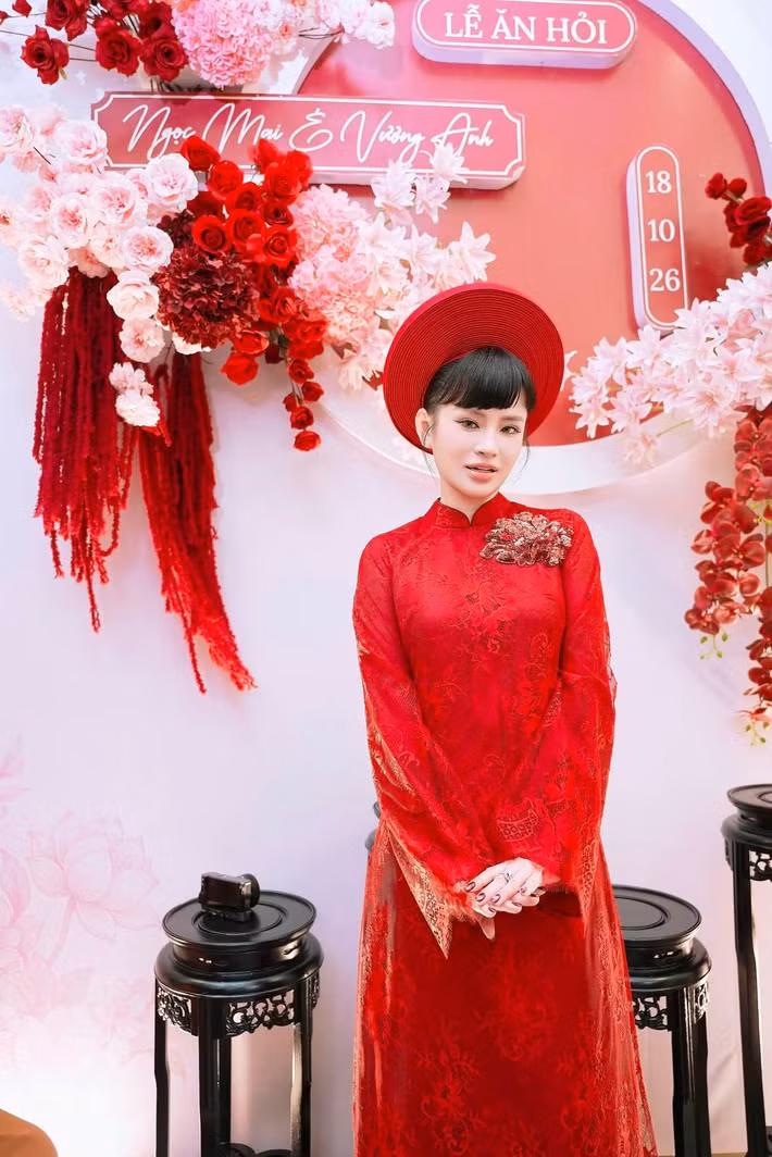 Được biết cô dâu Ngọc Mai hơn chú rể 5 tuổi và hiện đang làm việc trong lĩnh vực thời trang. Ảnh: Hà Cúc