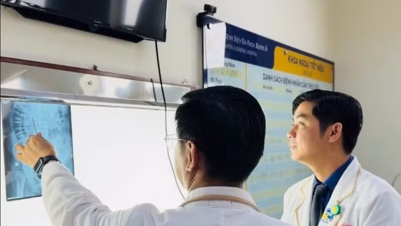 Người đàn ông phát hiện sỏi thận 20 mm gây ứ nước