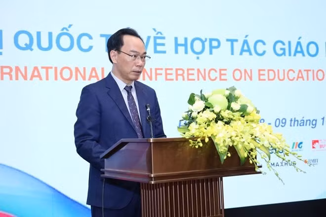 Bộ trưởng Bộ GD&ĐT đề ra 4 ưu tiên chuyển đổi số phát triển giáo dục bền vững