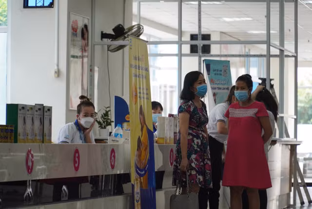 Nhiều sản phụ ở Bệnh viện Chợ Rẫy phản ánh bị lộ thông tin cá nhân - Hình 3 Nhieu san phu o Benh vien Cho Ray phan anh bi lo thong tin ca nhan-Hinh-3