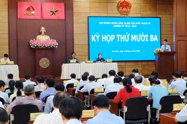 Chinh quyen do thi TP. HCM khac Ha Noi, Da Nang the nao?-Hinh-2