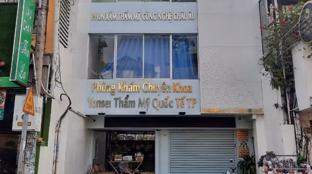 Hàng loạt cơ sở thẩm mỹ ở TP HCM bị xử phạt - Hình 2 Hang loat co so tham my o TP HCM bi xu phat-Hinh-2