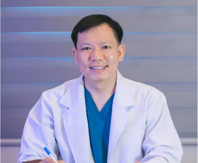 Bac si Cao Huu Thinh bi phat 24,5 trieu dong vi lam lo thong tin benh nhan