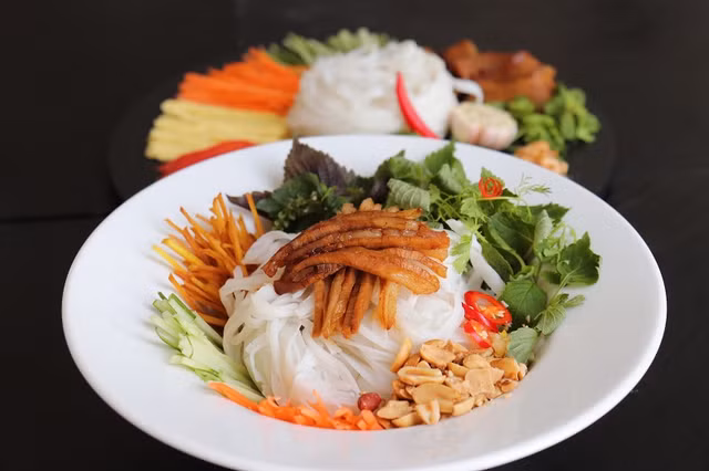 Thuong thuc Pho Thin vua quen, vua la tai Vinpearl-Hinh-7