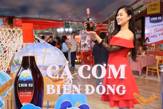 CHIN-SU Ca Com Bien Dong hoi cung Tet Viet sum vay