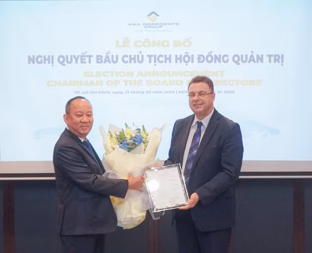 Ong Nguyen Thien Truc tu nhiem 'ghe' Chu tich tai Asia Group