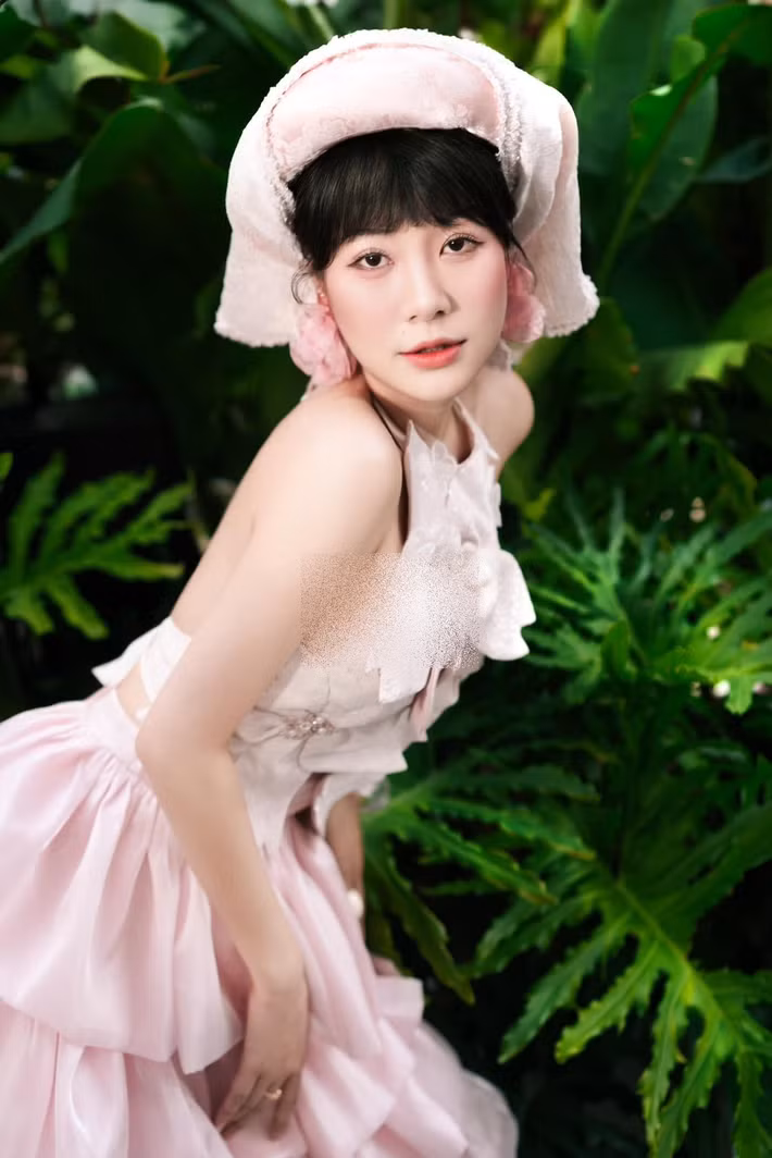 Hoàng Kim Ngọc giảm 6 kg, kiểm soát lượng calo và siết hình thể khi đóng phim. Ảnh: FB Hoàng Kim Ngọc.