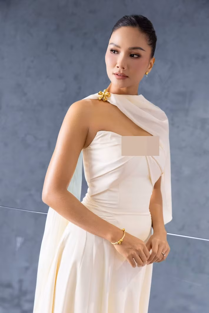 Nhờ lối sống lành mạnh, tinh thần lạc quan và thói quen vận động, H’Hen Niê nhanh chóng lấy lại vóc dáng sau sinh. Ảnh: FB H'Hen Niê.