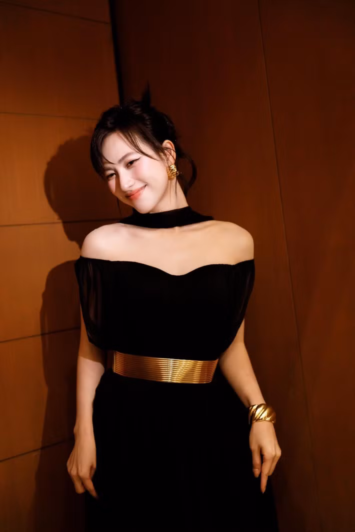 Phương Anh Đào có gương mặt đẹp không tỳ vết, vóc dáng thon gọn. Ảnh: FB Phương Anh Đào.