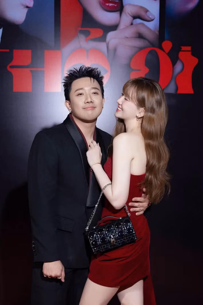 Trong khi nam MC tiếp tục tham gia các dự án truyền hình, điện ảnh, Hari Won cũng duy trì hoạt động trong lĩnh vực giải trí. Ảnh: FB Hari Won.