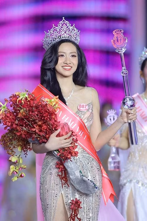 Hà Trúc Linh vừa đoạt vương miện Hoa hậu Việt Nam 2024. Trước đó, cô đoạt danh hiệu hoa khôi ở cuộc thi Nét đẹp Sinh viên Trường Đại học Tài chính - Marketing năm 2023. Ảnh: Hoa hậu Việt Nam.