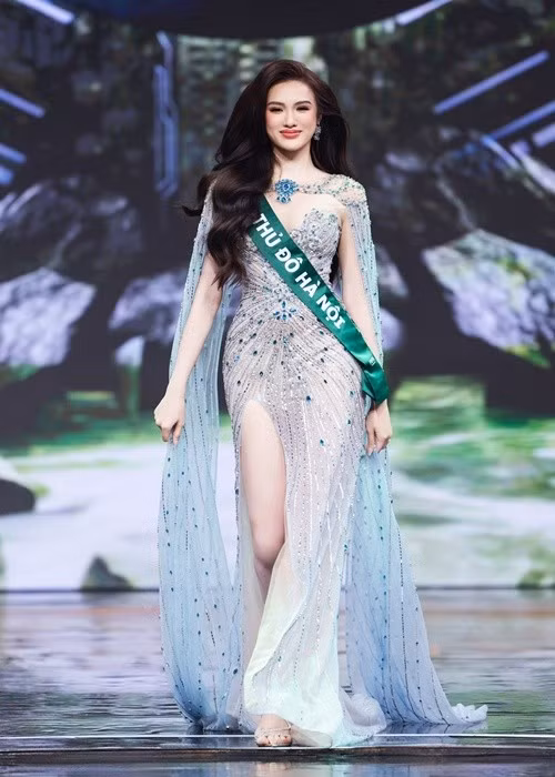Phía ban tổ chức Hoa hậu Trái Đất Việt Nam chia sẻ trên Tiền Phong, Á hậu Mỹ Anh hiện tại có đủ tố chất để đến với đấu trường nhan sắc quốc tế. Ảnh: FB Mỹ Anh.