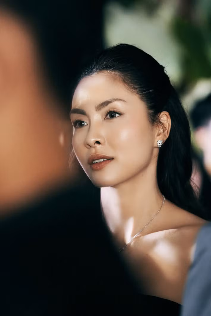 Đỗ Mạnh Cường từng tiết lộ Tăng Thanh Hà nhờ anh chuẩn bị trang phục cho ngày ra mắt dự án. Cô mong muốn một chiếc đầm “thật đẹp, đơn giản nhưng thật sang” và thừa nhận hồi hộp trước lần xuất hiện này. Ảnh: FB Tăng Thanh Hà.