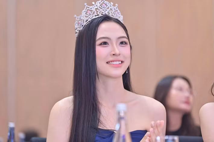 Vân Nhi sinh năm 2005, giành danh hiệu Á hậu 2 Hoa hậu Việt Nam 2024.