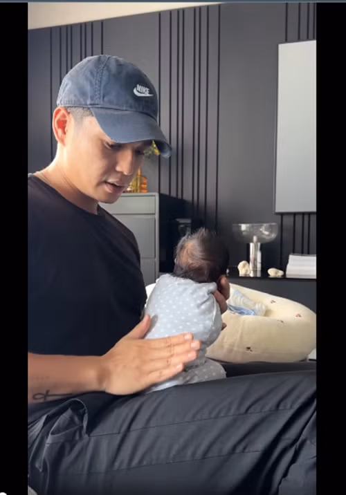 Huy Trần san sẻ việc chăm sóc con với Ngô Thanh Vân. Ảnh: FB Ngô Thanh Vân.