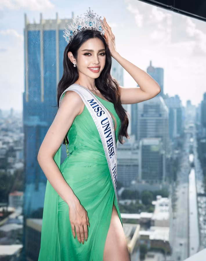 Veena từng đoạt á hậu cuộc thi Hoa hậu Hoàn vũ Thái Lan các năm 2018, 2020 và 2023. Missosology dự đoán đại diện Thái Lan sẽ làm nên chuyện ở Hoa hậu Hoàn vũ Thế giới 2025. Ảnh: Miss Universe Thailand.