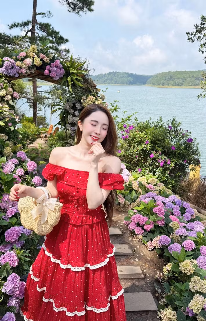 Tuổi 37, Quỳnh Nga nhận được nhiều lời khen cho sắc vóc. Ảnh: FB Quỳnh Nga.