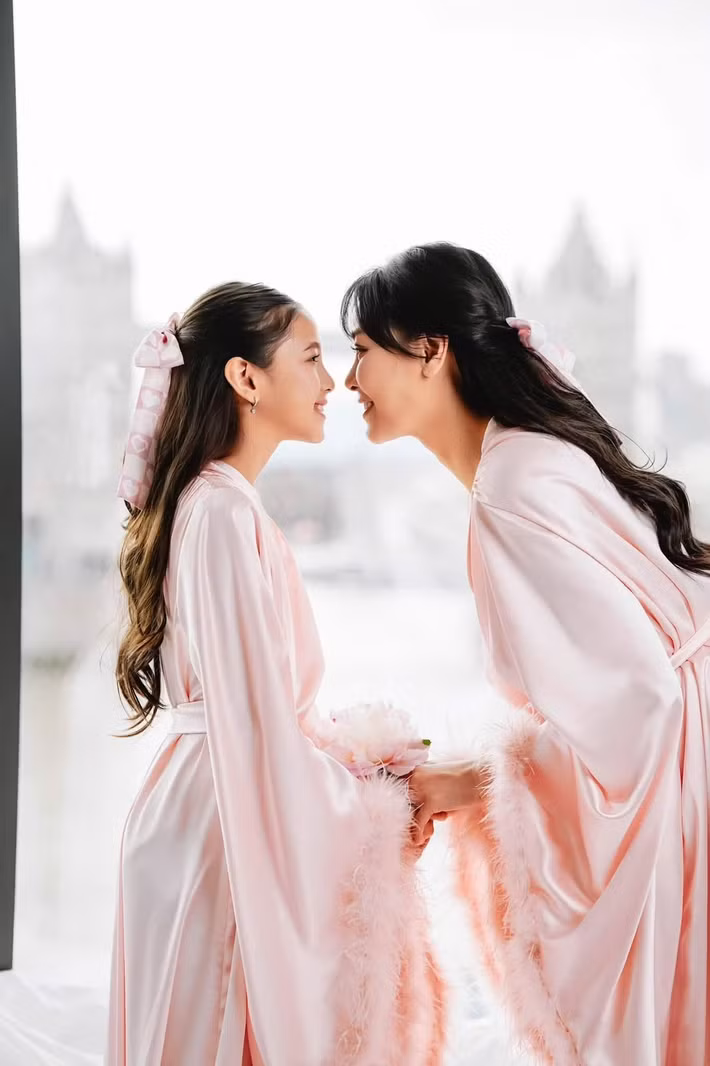 Viann có nhiều nét đẹp thừa hưởng từ người mẹ nổi tiếng.