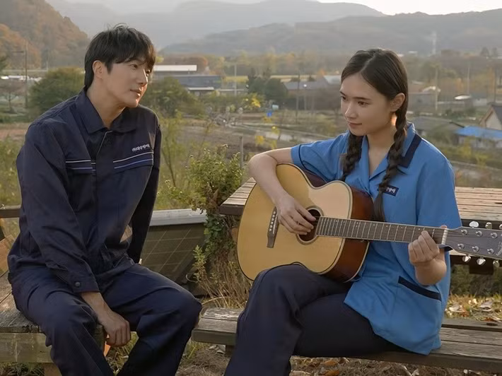 Juliet Bảo Ngọc chia sẻ trên Elle, Jung Il Woo điển trai khiến cô dễ dàng rung động khi nhập vai. Ảnh: Elle.