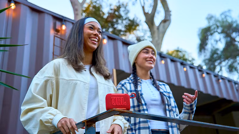 JBL Go 5 biến loa mini thành điểm nhấn cho góc setup