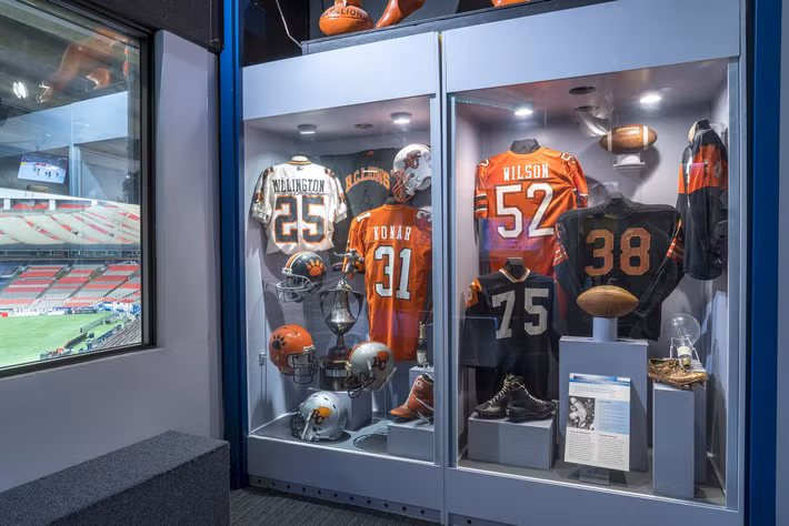 (Ảnh: BC Sports Hall of Fame)