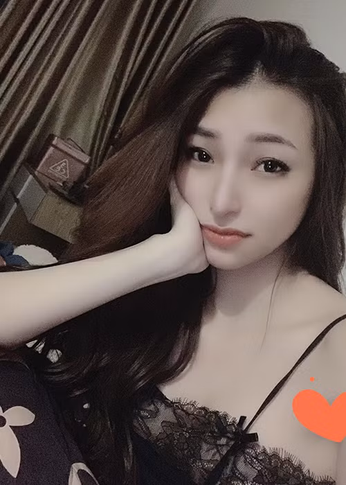 Vẻ gợi cảm khó rời mắt của hotgirl từng yêu Kin Nguyễn 1 tháng - Hình 7 Ve goi cam kho roi mat cua hotgirl tung yeu Kin Nguyen 1 thang-Hinh-7