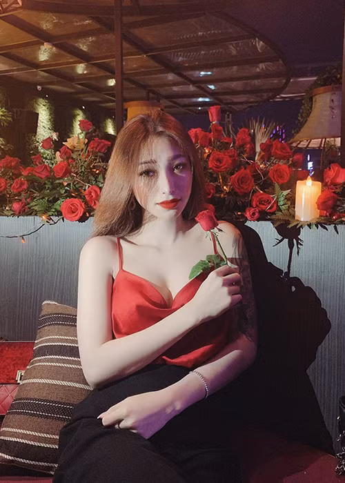 Vẻ gợi cảm khó rời mắt của hotgirl từng yêu Kin Nguyễn 1 tháng - Hình 3 Ve goi cam kho roi mat cua hotgirl tung yeu Kin Nguyen 1 thang-Hinh-3