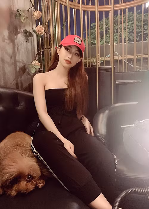 Vẻ gợi cảm khó rời mắt của hotgirl từng yêu Kin Nguyễn 1 tháng - Hình 11 Ve goi cam kho roi mat cua hotgirl tung yeu Kin Nguyen 1 thang-Hinh-11