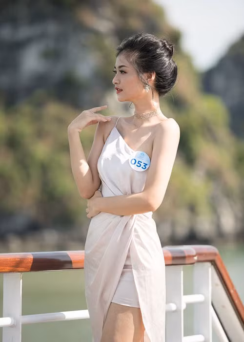 Nhan sắc á hậu 1 Miss World Việt Nam bị chê - Hình 7 Nhan sac a hau 1 Miss World Viet Nam bi che-Hinh-7